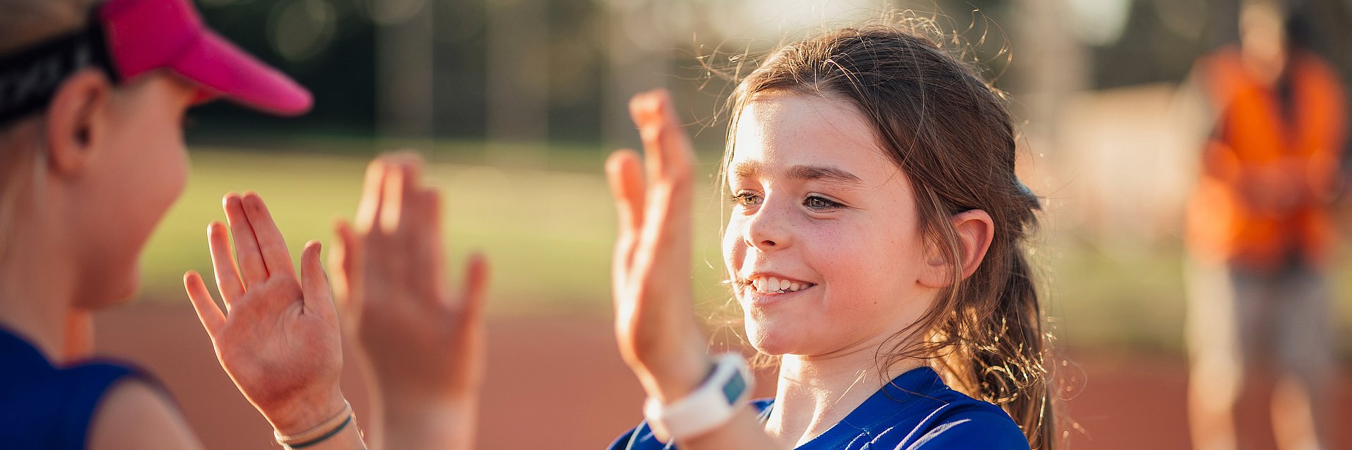 IBU-tec Gruppe Titelbild Engagement Kinder beim Sport